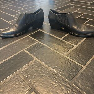 Gianni Bini Black Leather Western Booties - Size 7M